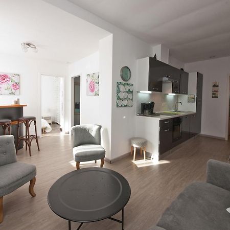 Gite 65 M2 200 M Gare T-G-V 400 M Centre-Ville Grand Parking 250 Places Gratuit Face Au Logement Арас Екстер'єр фото