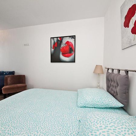 Gite 65 M2 200 M Gare T-G-V 400 M Centre-Ville Grand Parking 250 Places Gratuit Face Au Logement Арас Екстер'єр фото