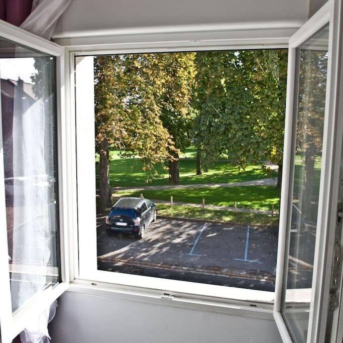 Gite 65 M2 200 M Gare T-G-V 400 M Centre-Ville Grand Parking 250 Places Gratuit Face Au Logement Арас Екстер'єр фото