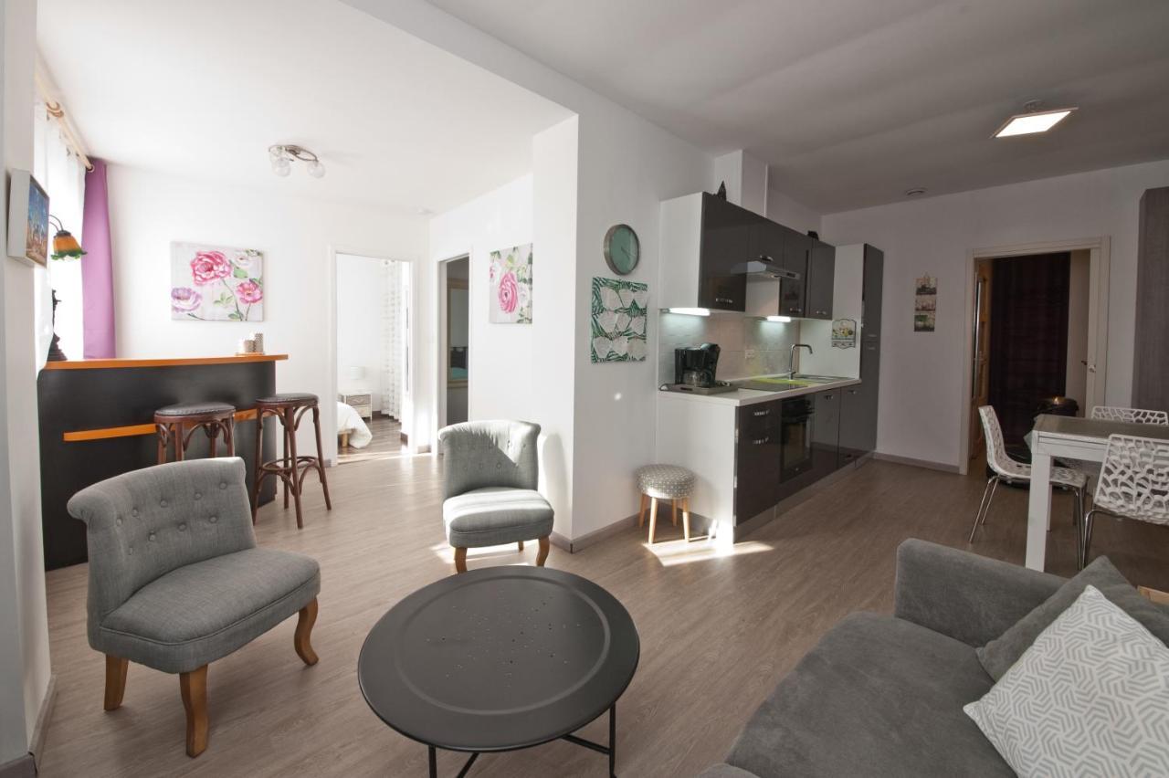 Gite 65 M2 200 M Gare T-G-V 400 M Centre-Ville Grand Parking 250 Places Gratuit Face Au Logement Арас Екстер'єр фото