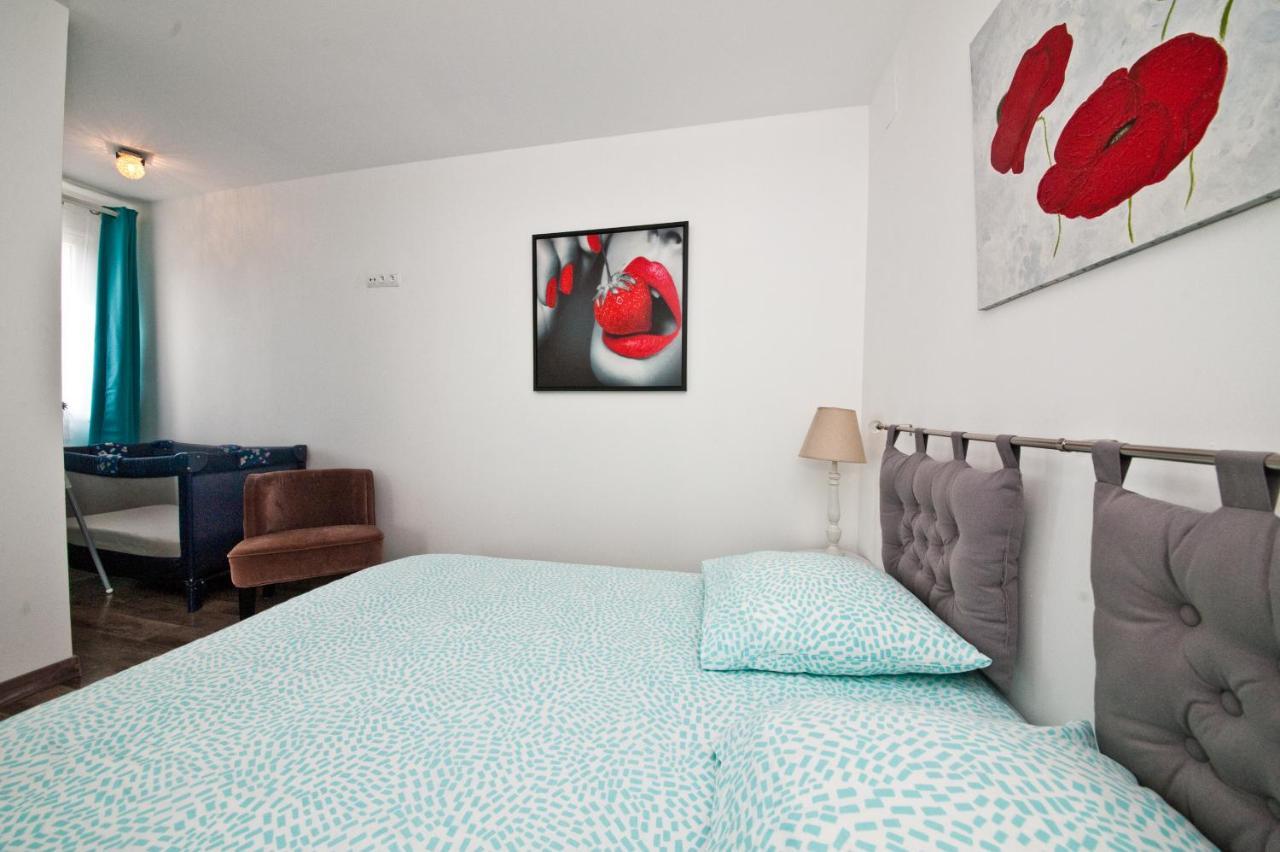 Gite 65 M2 200 M Gare T-G-V 400 M Centre-Ville Grand Parking 250 Places Gratuit Face Au Logement Арас Екстер'єр фото